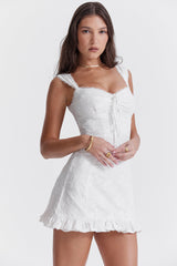 Vit broderad mini-klänning