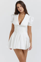 Vit miniklänning med veck