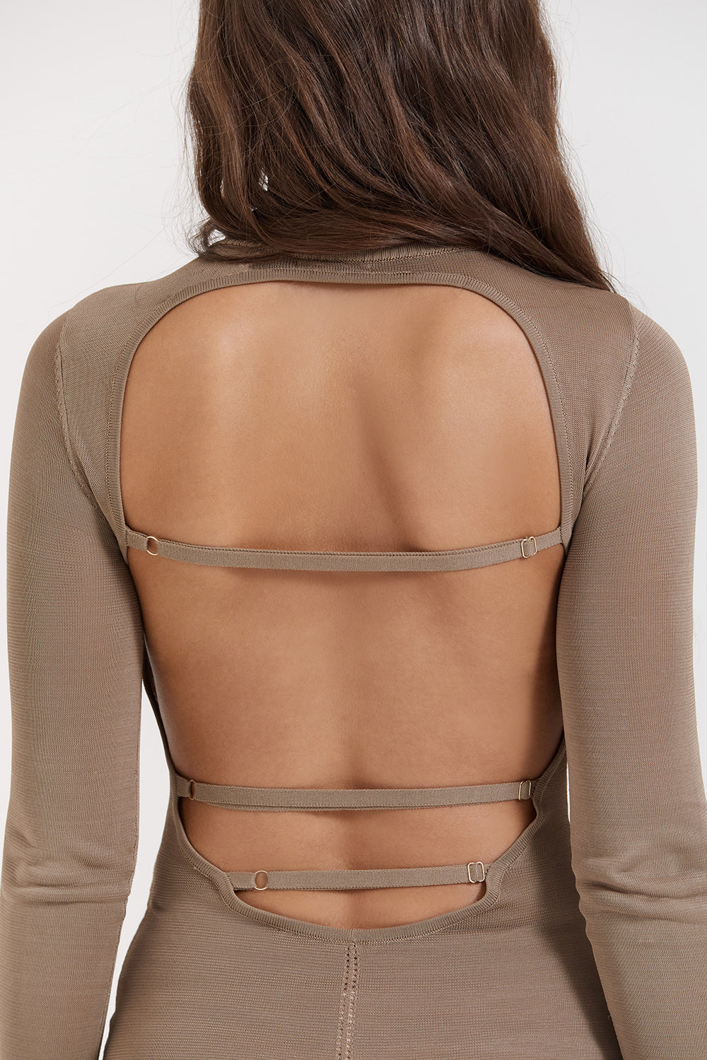 Lång tunn klänning med hög hals