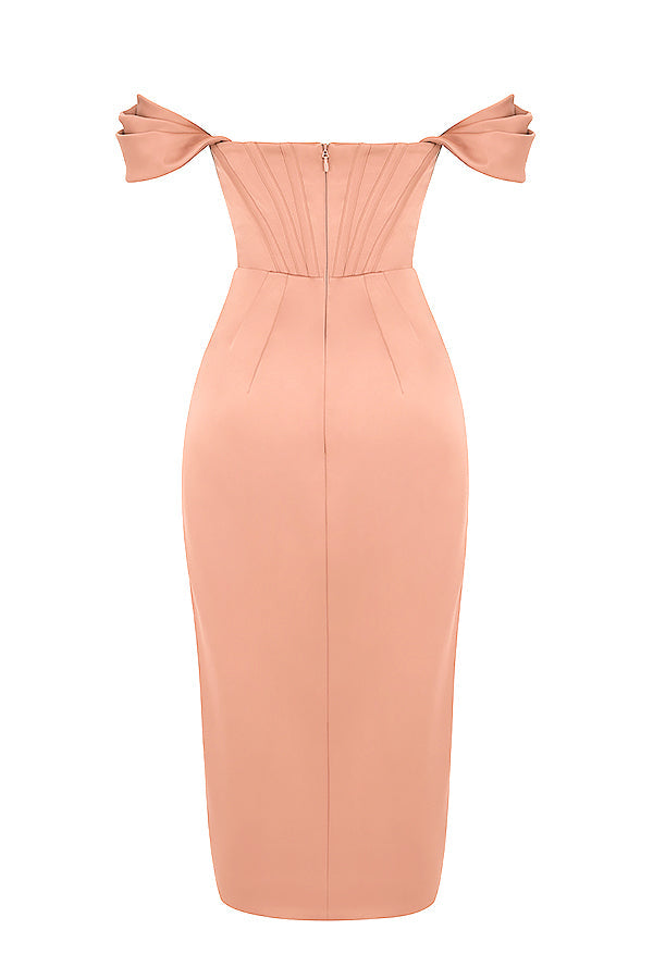 Elegant klänning med axelband i satin