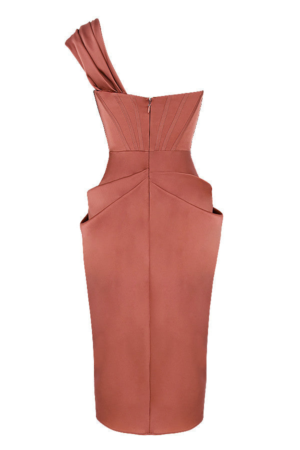 Medium axelbandslös klänning i satin