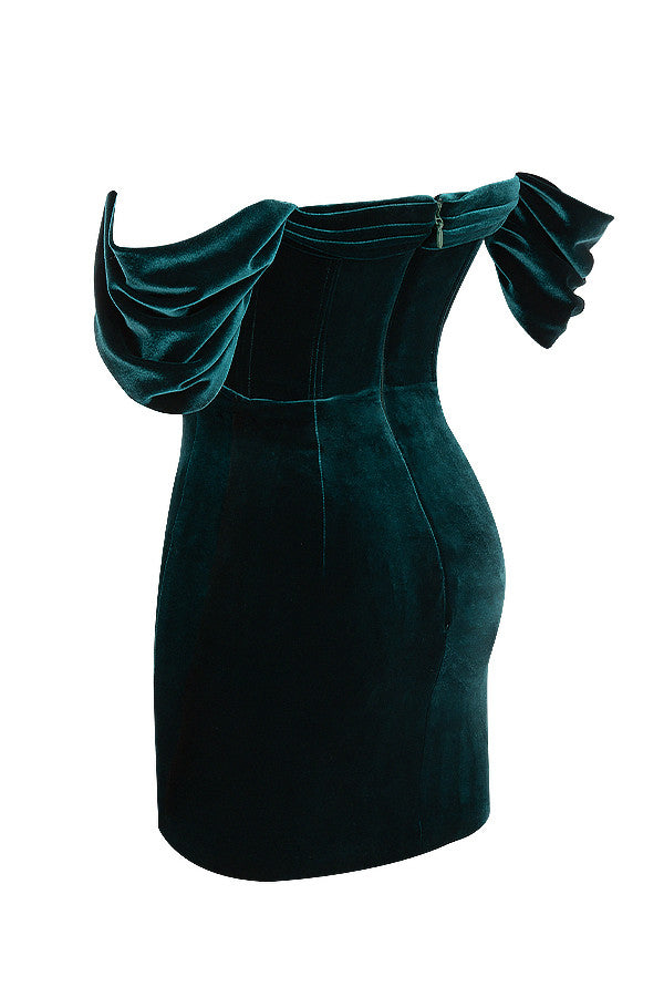 Mjuk smaragdgrön off shoulder miniklänning