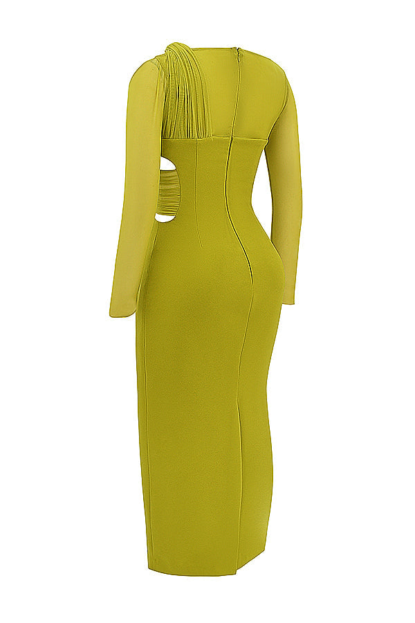 Långärmad klänning med utskärning