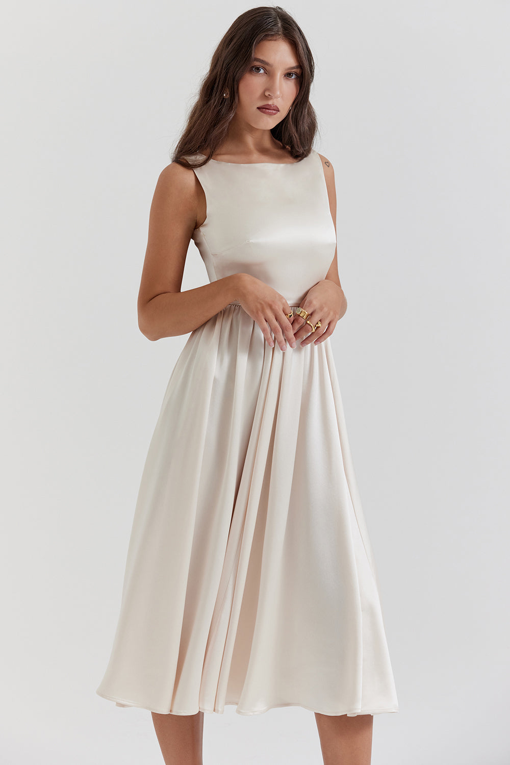 Krämfärgad avslappnad medium klänning