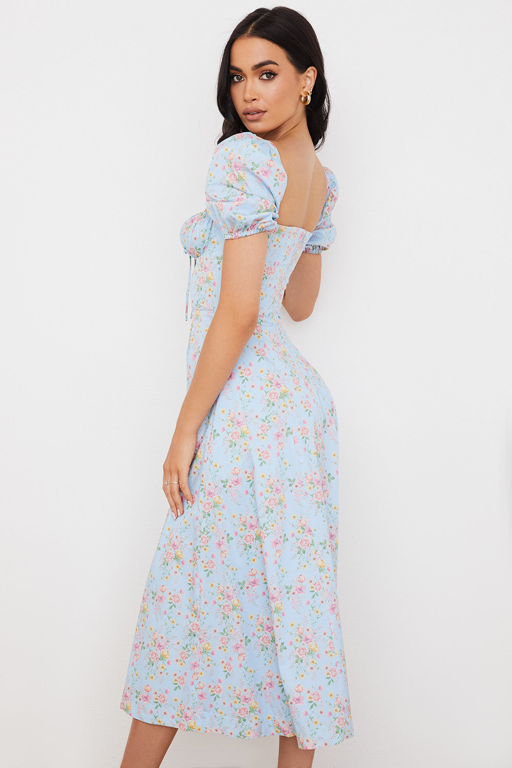 Medium sundress med blommiga puffärmar