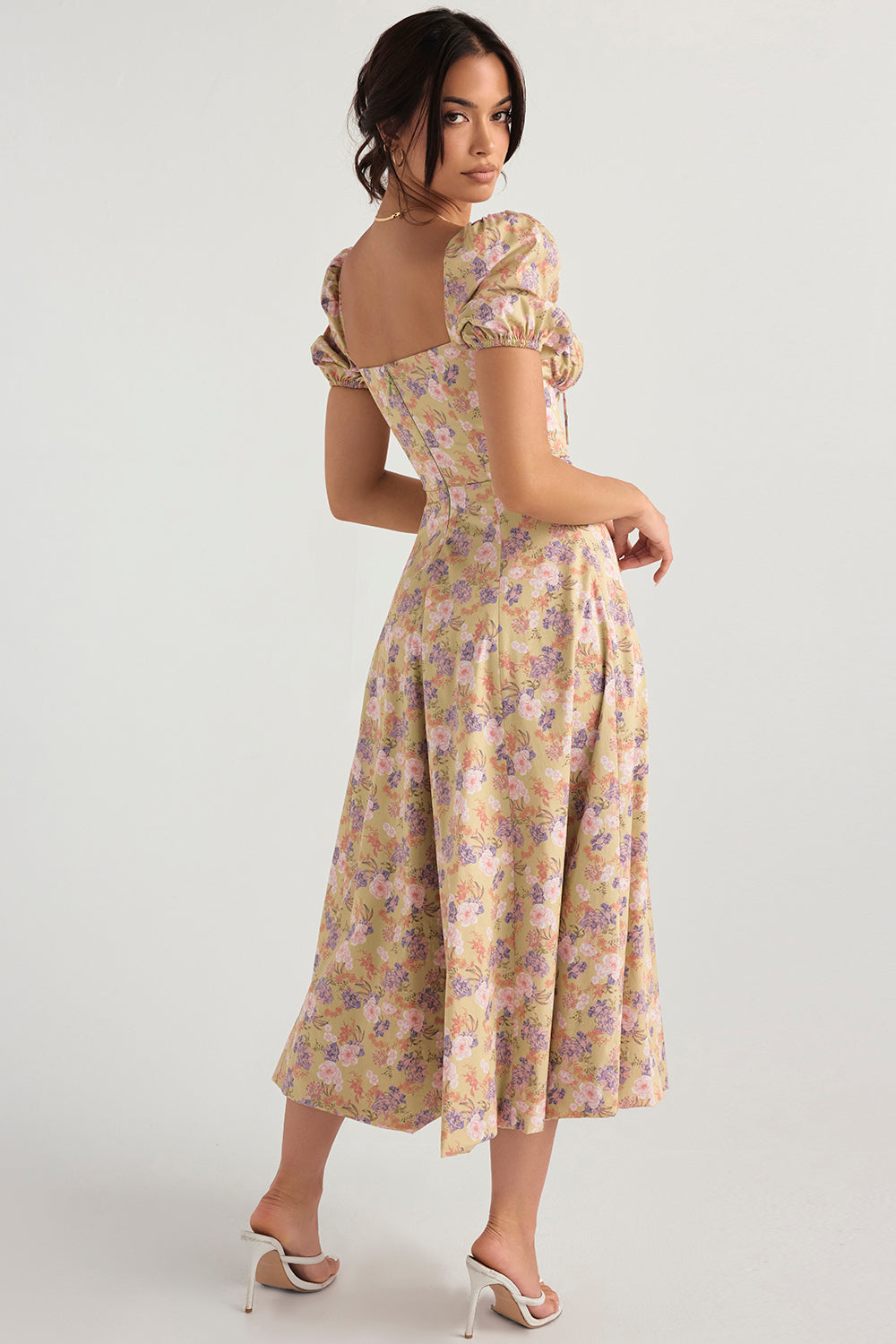 Medium sundress med blommiga puffärmar
