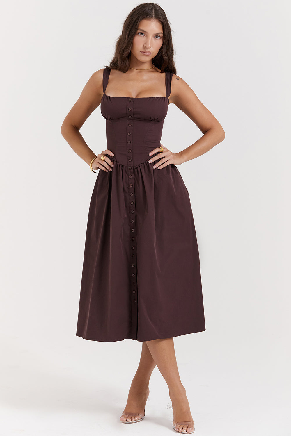 Lång knäppt lätt klänning