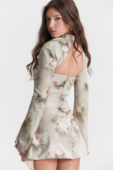 Draperad långärmad miniklänning