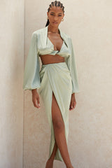 Utskärning blustop i satin och draperad kjol