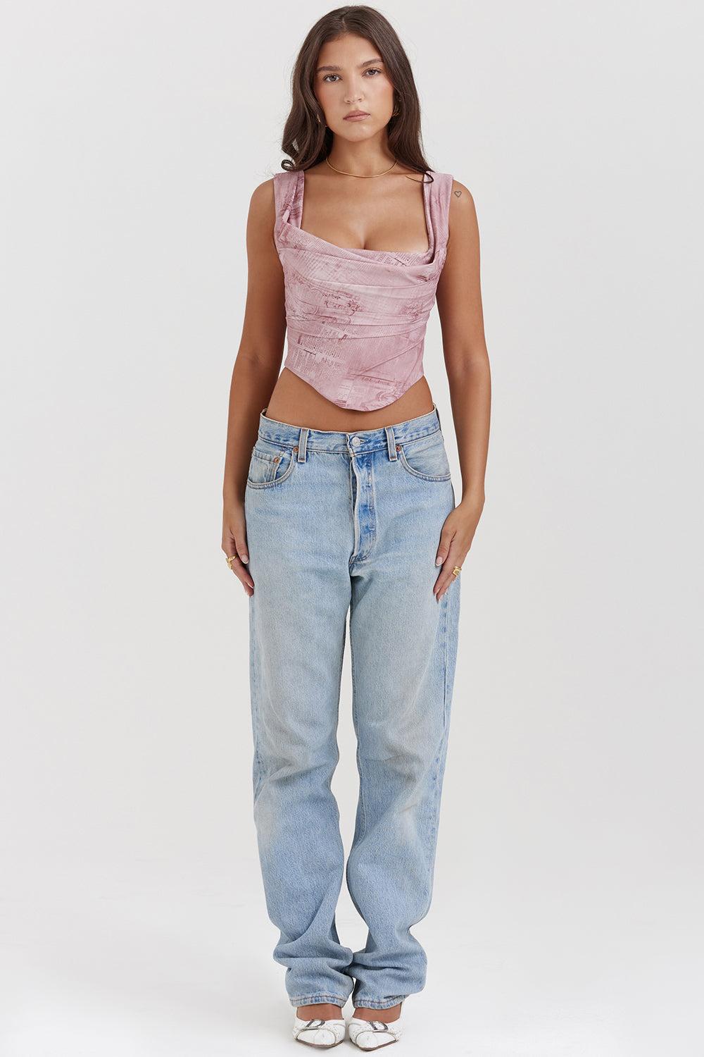 Korsett med snörning i ryggen