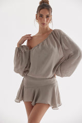 Ljusgrön iregelbunden off shoulder klänning